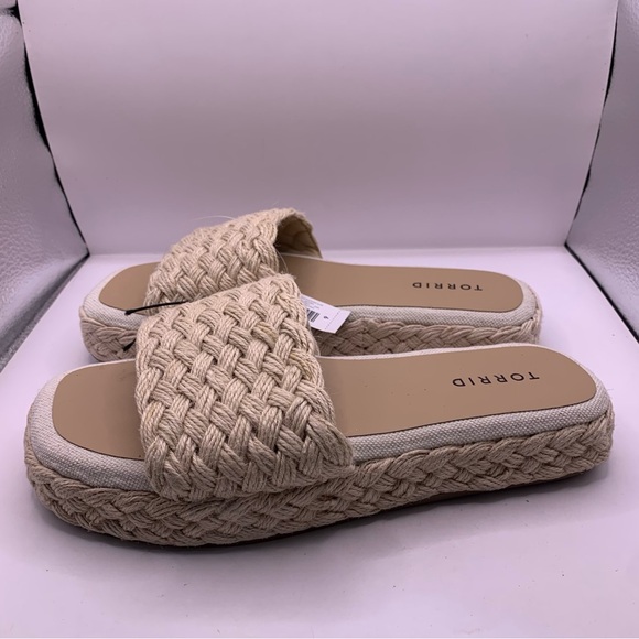 torrid Shoes - NWT Torrid Raffia Espadrille Flatform Sandals slip on size 9 WW Wide F17
